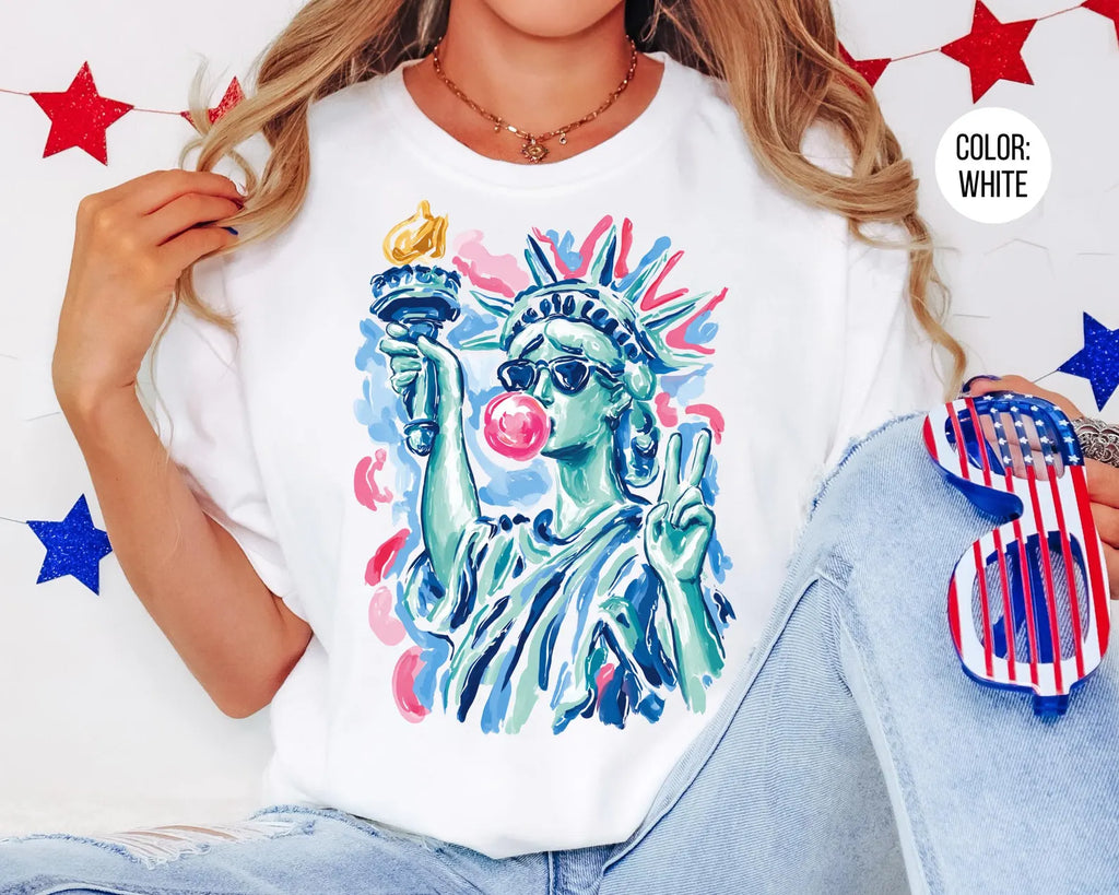 Statue of Liberty Graphic T-Shirt – Colorful Patriotic Summer Tee