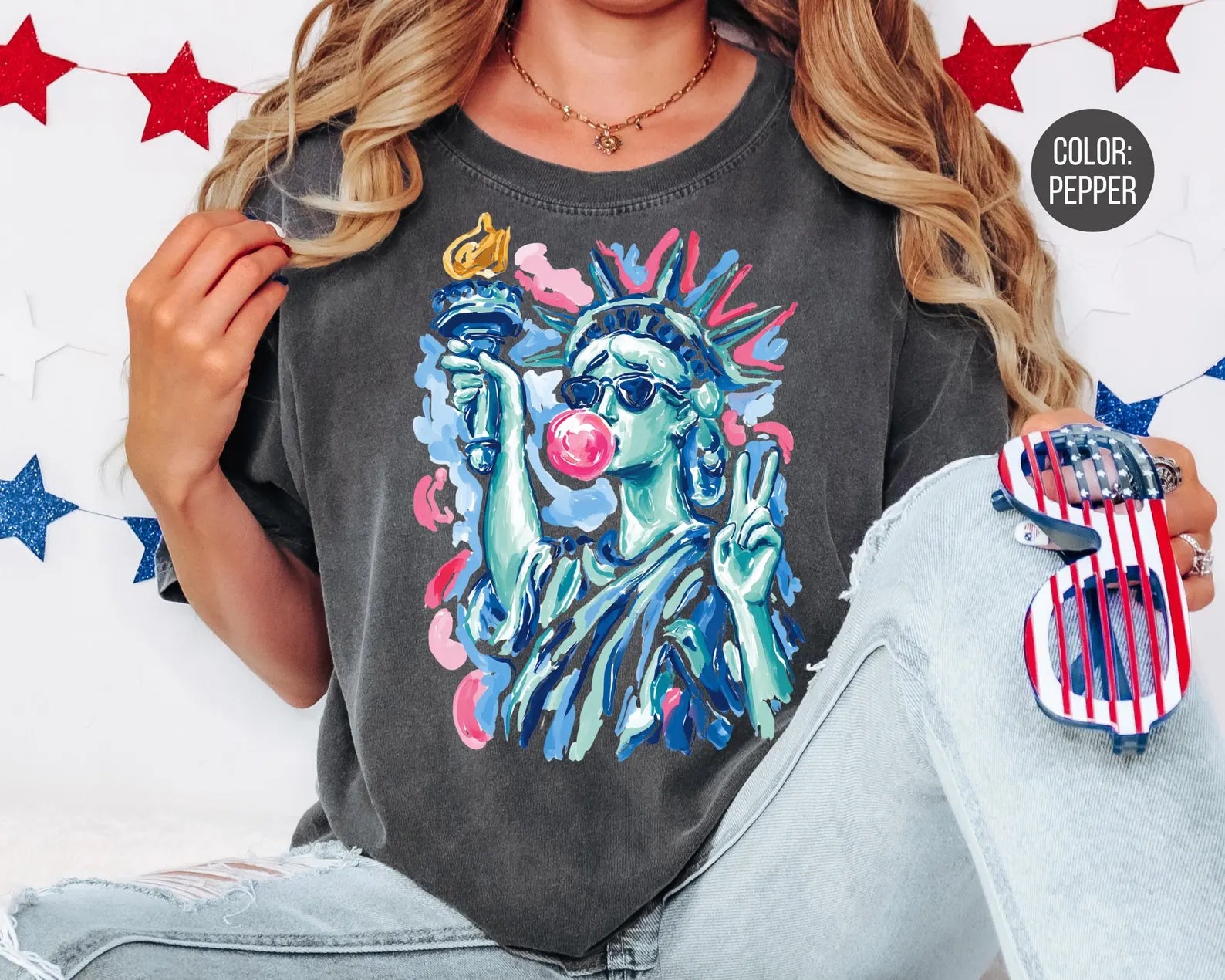 Statue of Liberty Graphic T-Shirt – Colorful Patriotic Summer Tee